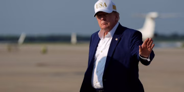 Donald Trump reportedly uses catering cart to board secret flight in Turkey