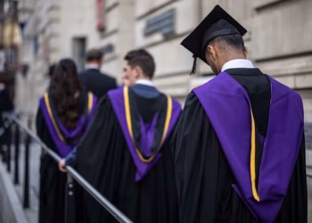 UK universities withdraw admission offers to Nigerian students amid rising study visa refusals in 2026.